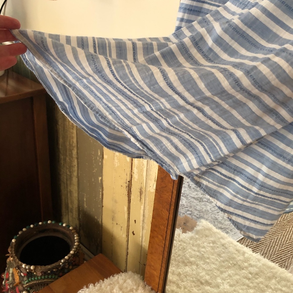Blue/white linen dress w buttons, cuffed armholes - Picture 4 of 10
